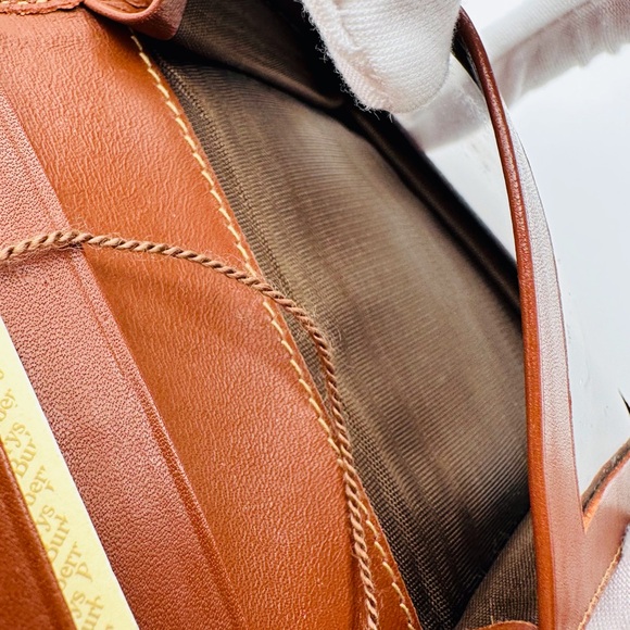 Burberry Vintage Wallet - Picture 9 of 9